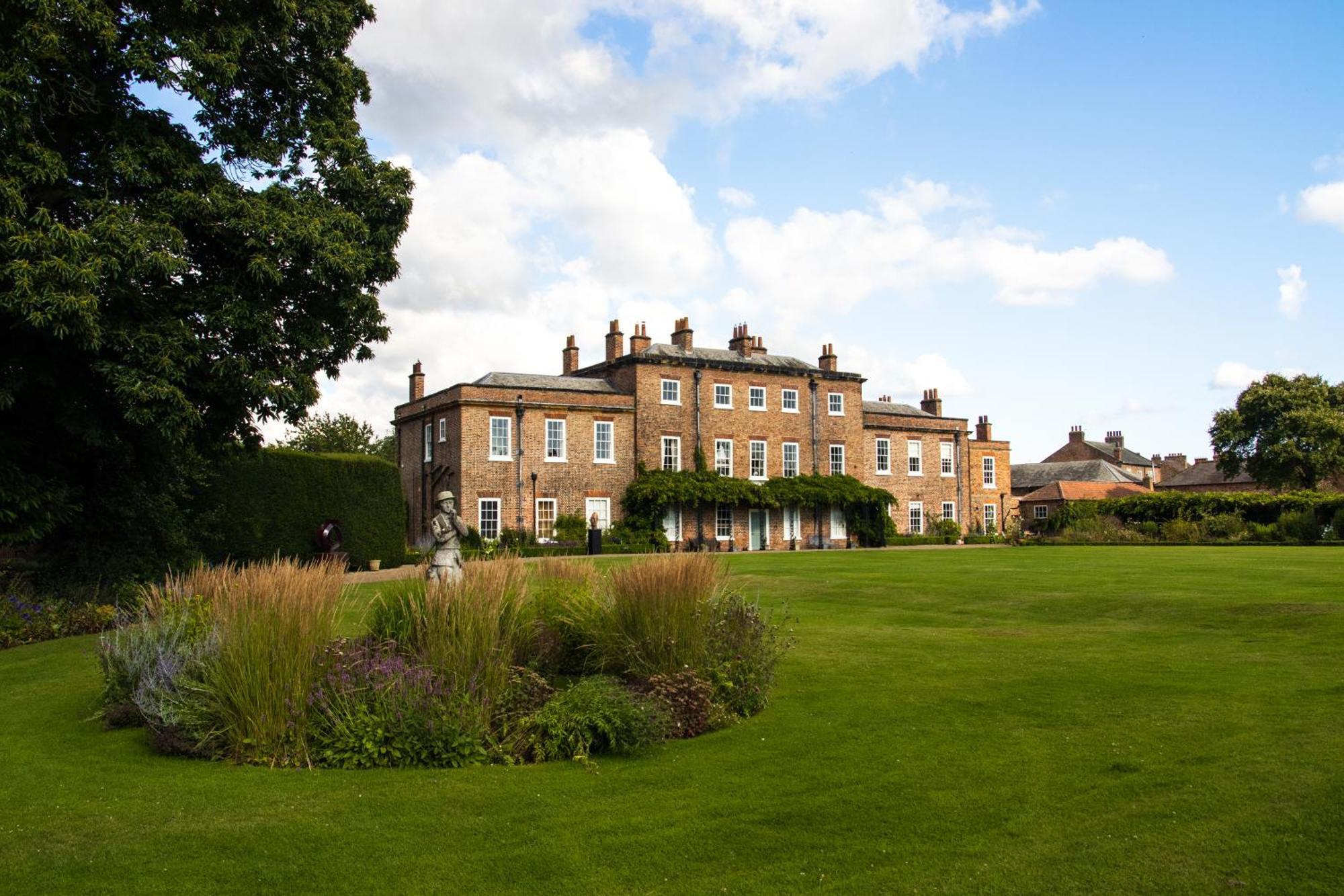 Thirsk Hall South Wing, North Yorkshire 外观 照片